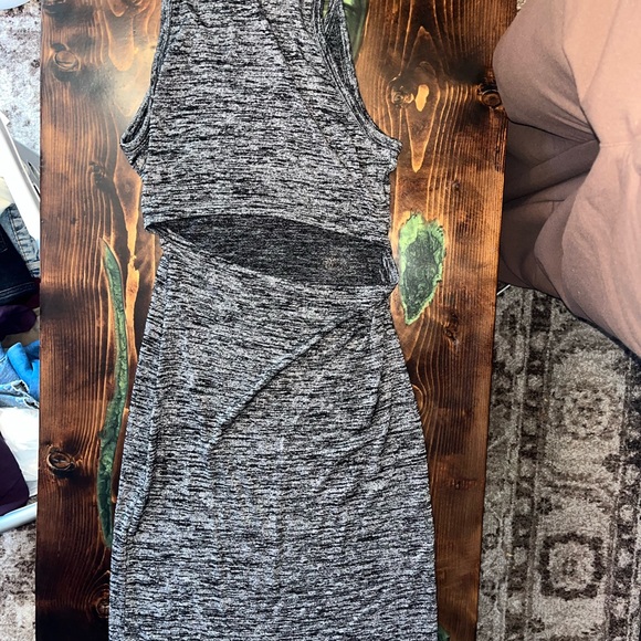 Aritzia Wilfred Free Dress - Picture 1 of 2